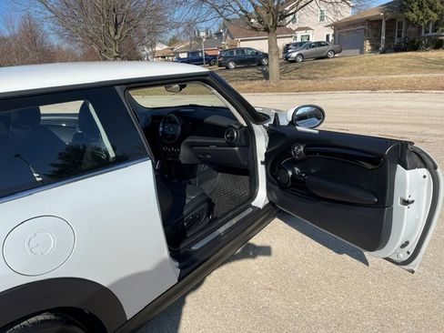 Used 2022 MINI Cooper SE image 12