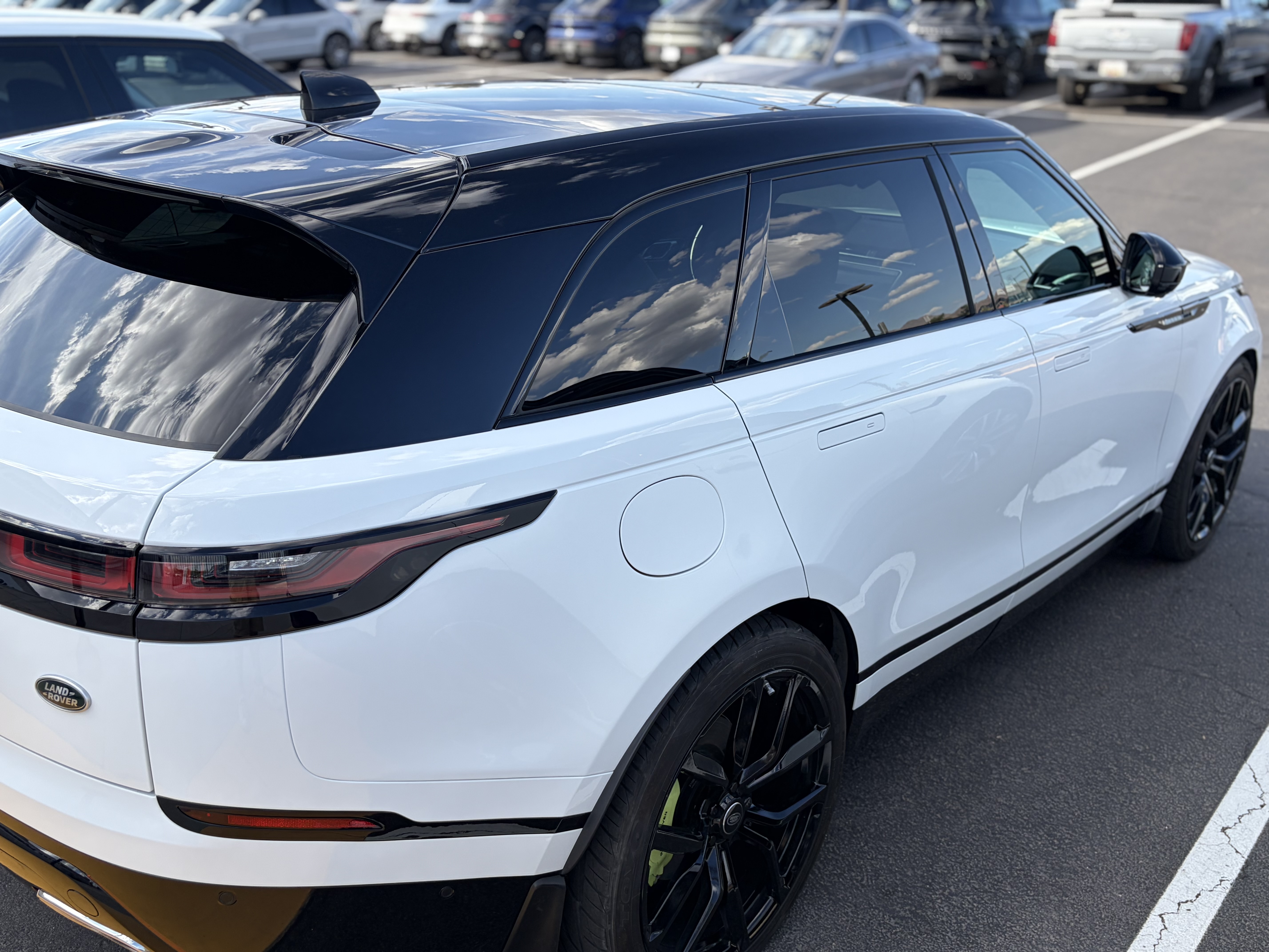 Used 2020 Land Rover Range Rover Velar R-Dynamic S AWD/4WD image 10