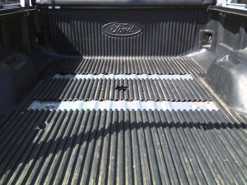 Used 2016 Ford F250 XLT w/ XLT Premium Package image 21