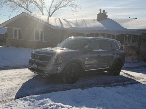 Used 2022 Kia Telluride SX w/ SX Prestige Package image 10