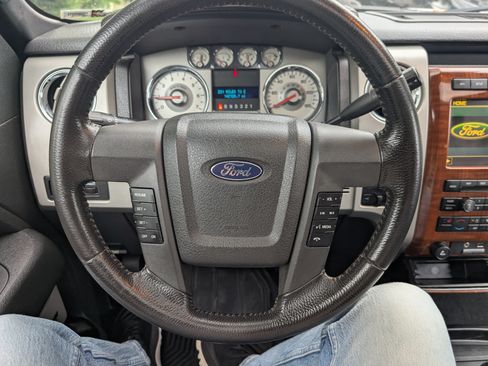 Used 2010 Ford F150 Lariat image 13