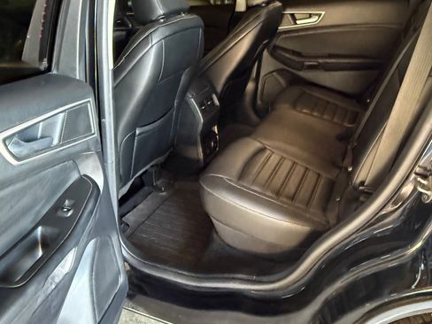 Used 2022 Ford Edge SEL w/ Convenience Package image 6