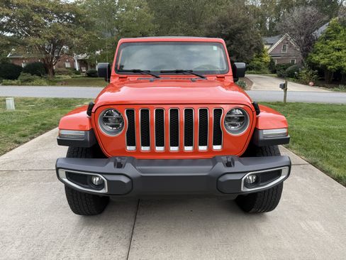 Used 2018 Jeep Wrangler Unlimited Sahara image 10