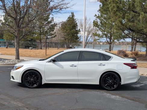 Used 2018 Nissan Altima 2.5 SR w/ SR Midnight Edition image 8