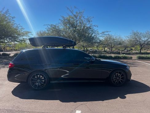 Used 2017 Mercedes-Benz E 400 E 400 4MATIC Wagon 4D image 8