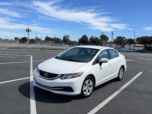 Used 2014 Honda Civic LX image 2