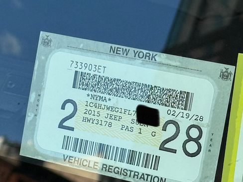 Used 2015 Jeep Wrangler Unlimited Sahara w/ Katzkin Premium Leather Group image 27