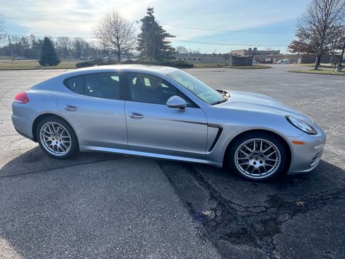Used 2016 Porsche Panamera 4 Edition image 1