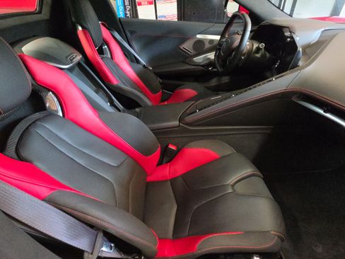 Used 2021 Chevrolet Corvette Stingray Premium Conv w/ Z51 Performance Package RWD image 14