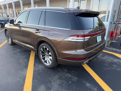 Used 2022 Lincoln Aviator Grand Touring w/ Equipment Group 301A AWD/4WD image 5
