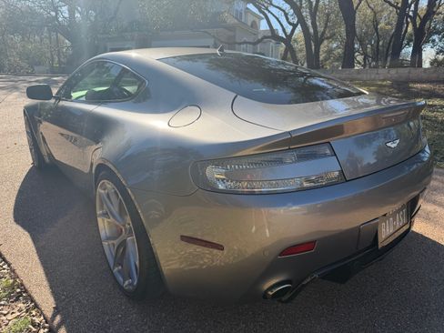 Used 2006 Aston Martin V8 Vantage Coupe 2D image 8