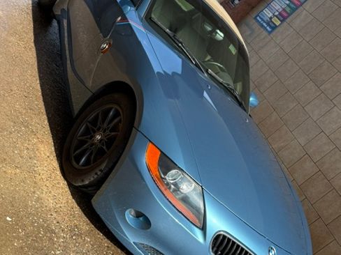 Used 2003 BMW Z4 2.5i RWD image 2