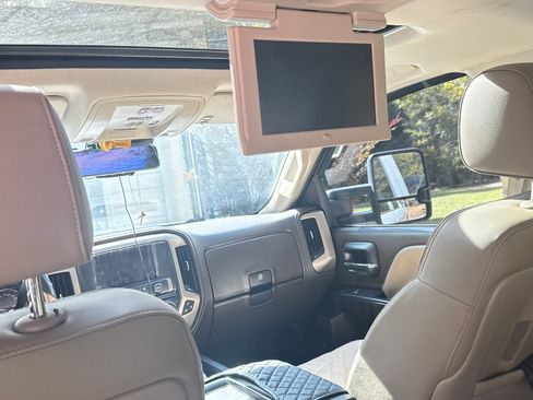 Used 2015 GMC Sierra 2500 Denali w/ Duramax Plus Package image 13