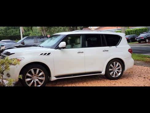 Used 2011 INFINITI QX56 2WD w/ Deluxe Touring Pkg image 1