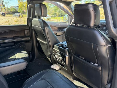 Used 2019 Ford Expedition Limited w/ Texas Edition Package image 11