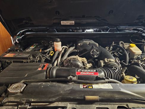 Used 2015 Jeep Wrangler Rubicon w/ Power Convenience Group image 12