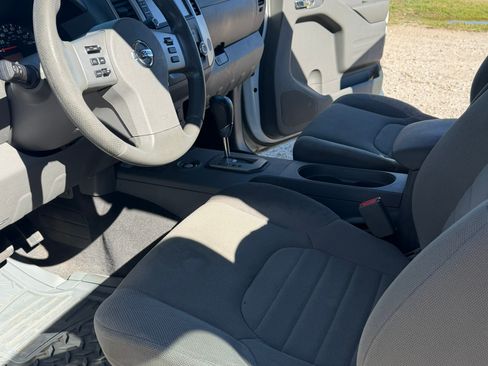 Used 2020 Nissan Frontier S image 9