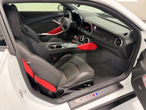 Used 2023 Chevrolet Camaro ZL1 image 15