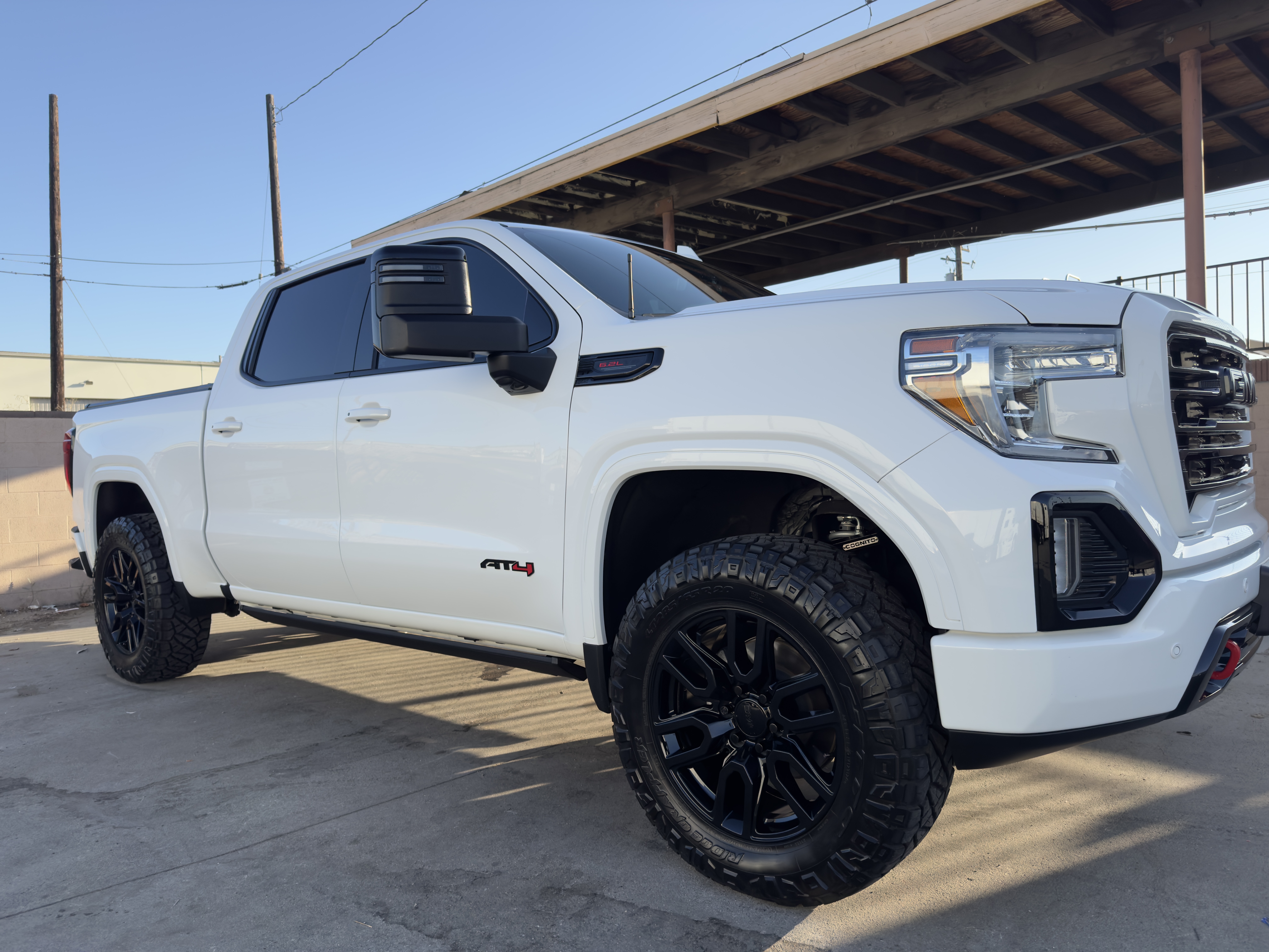Used 2020 GMC Sierra 1500 AT4 w/ AT4 Premium Package AWD/4WD image 1