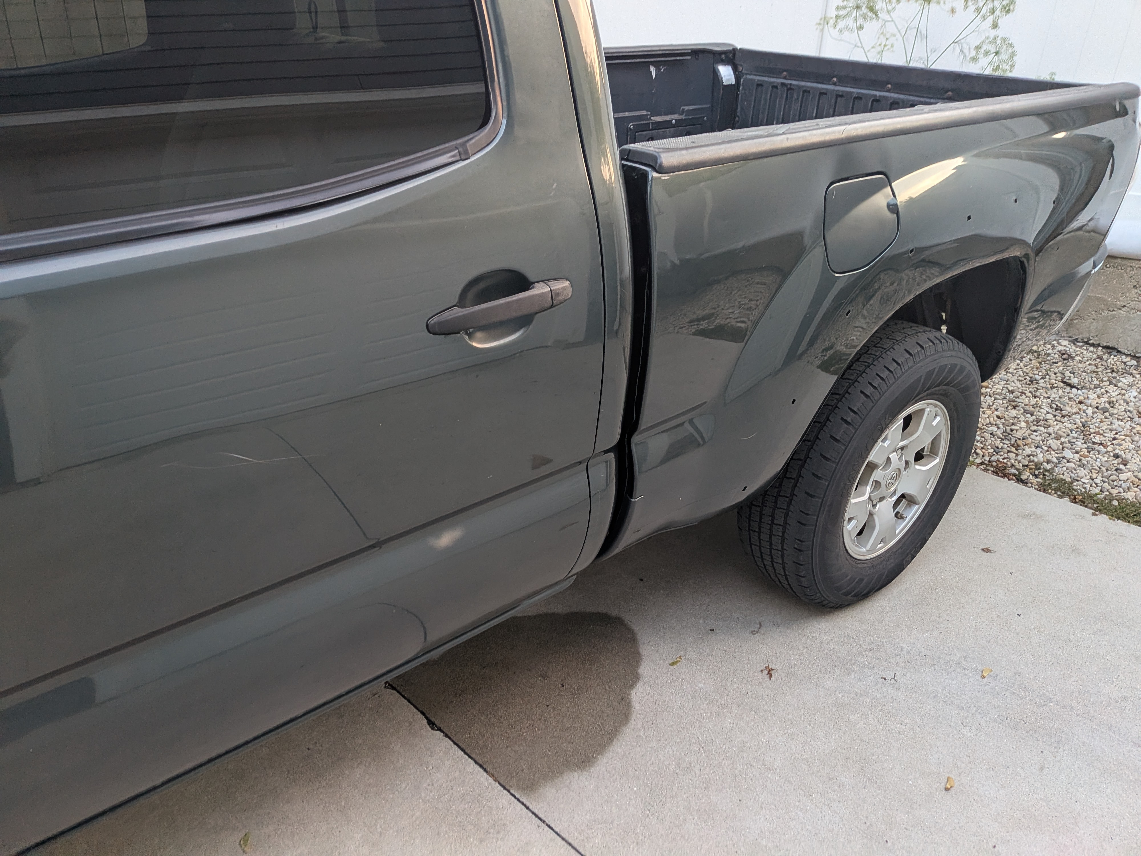 Used 2010 Toyota Tacoma 4x4 Double Cab w/ SR5 Pkg #2 image 4