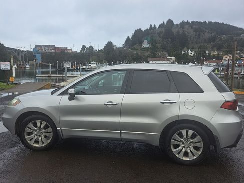 Used 2010 Acura RDX SH-AWD w/ Technology Package image 2