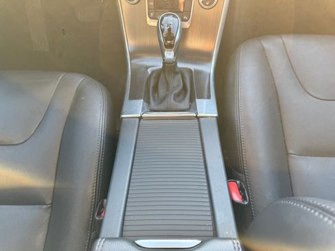 Used 2016 Volvo XC60 T6 Platinum w/ Climate Package AWD/4WD image 18
