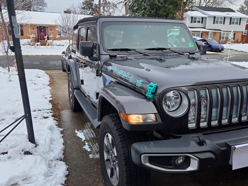 Used 2021 Jeep Wrangler Unlimited Sahara w/ Safety Group image 2