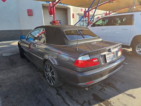 Used 2005 BMW 325Ci 325Ci Convertible 2D image 4