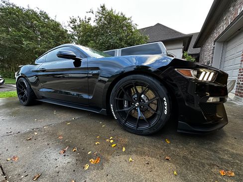 Used 2017 Ford Mustang Shelby GT350 w/ Electronics Package image 2