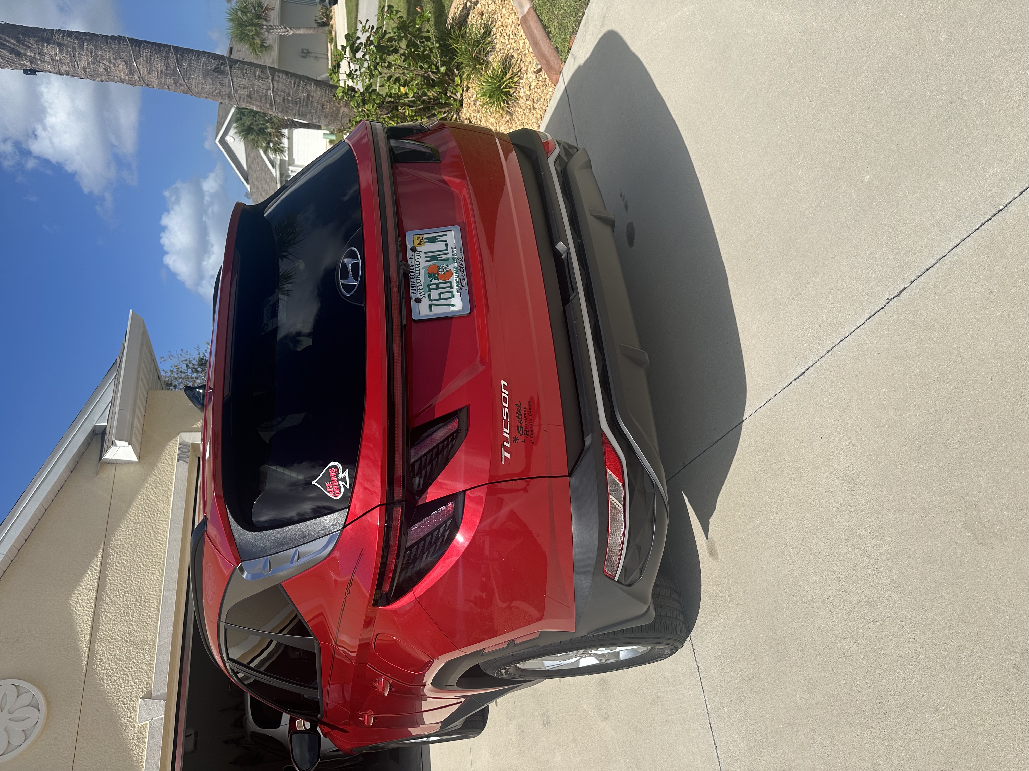 Used 2023 Hyundai Tucson SEL FWD image 2