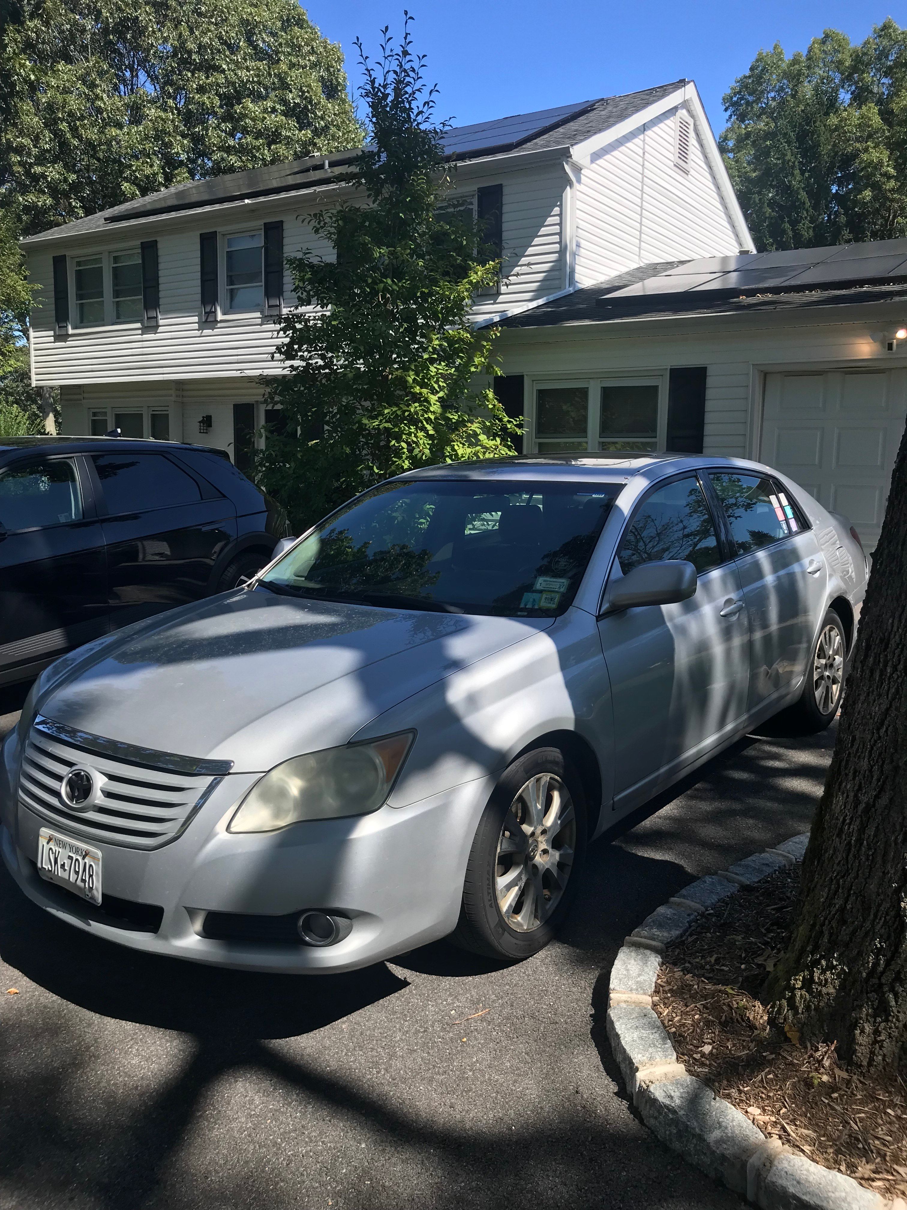 Used 2008 Toyota Avalon Touring FWD image 2