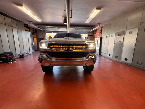 Used 2018 Chevrolet Silverado 1500 LT w/ All Star Edition image 2