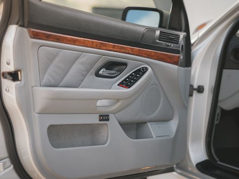 Used 2003 BMW 540i Sedan image 20