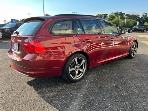 Used 2012 BMW 328i xDrive Wagon AWD/4WD image 6