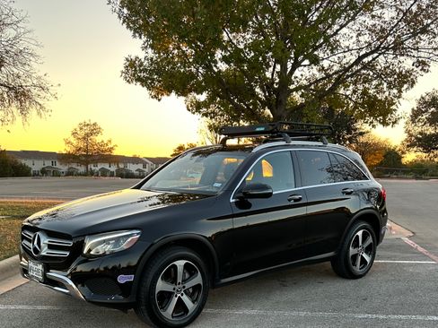 Used 2019 Mercedes-Benz GLC 350e 4MATIC image 1