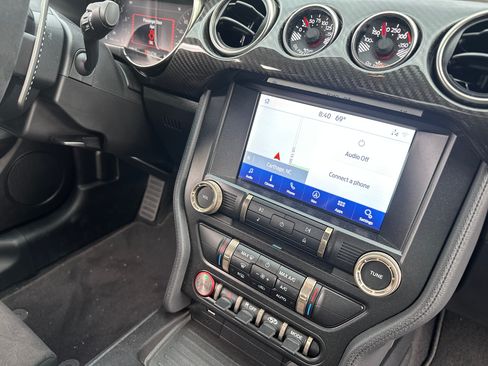 Used 2021 Ford Mustang Shelby GT500 w/ Carbon Fiber Track Pack image 9