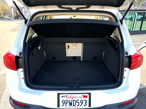 Used 2013 Volkswagen Tiguan SEL AWD/4WD image 9