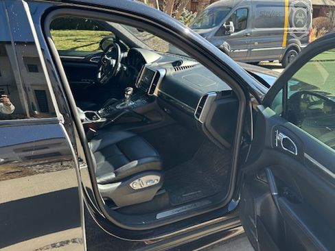 Used 2017 Porsche Cayenne GTS image 10
