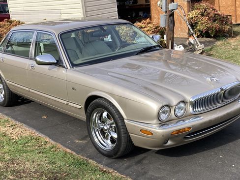 Used 2000 Jaguar XJ8 L image 5