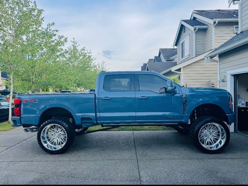 Used 2023 Ford F250 Lariat w/ Lariat Ultimate Package AWD/4WD image 2