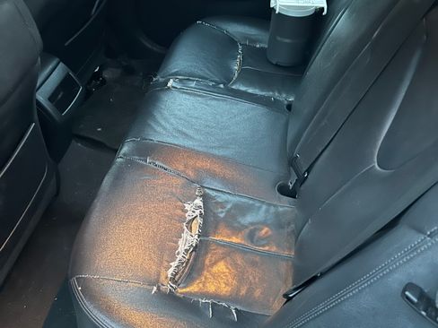 Used 2011 Toyota Camry SE FWD image 12