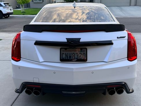 Used 2017 Cadillac CTS V w/ Luxury Package RWD image 10