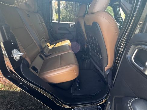 Used 2020 Jeep Gladiator Rubicon AWD/4WD image 6