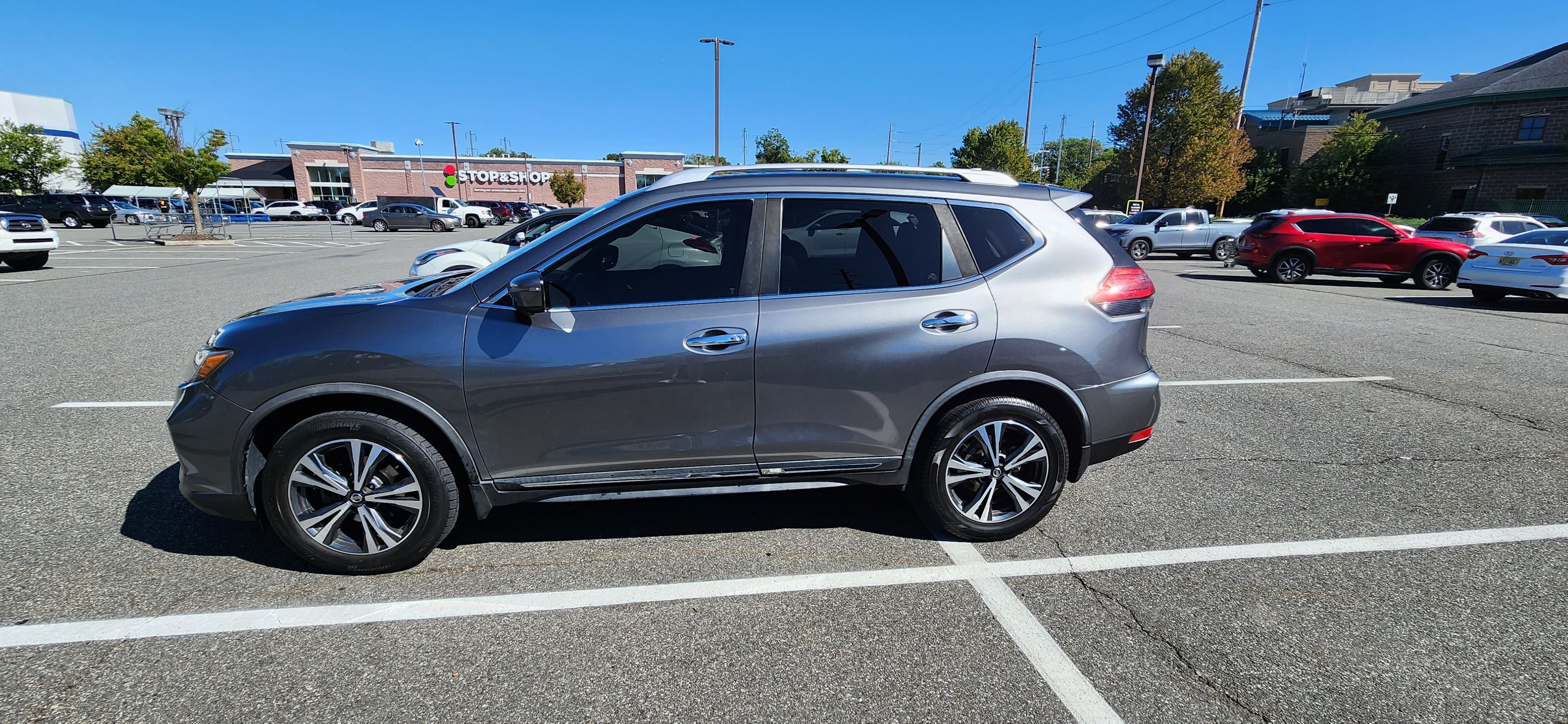 Used 2017 Nissan Rogue SL w/ SL Premium Package AWD/4WD image 8