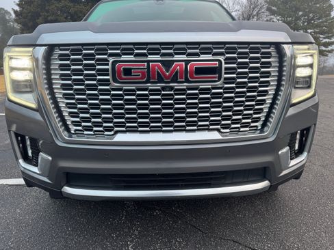Used 2021 GMC Yukon XL Denali image 8