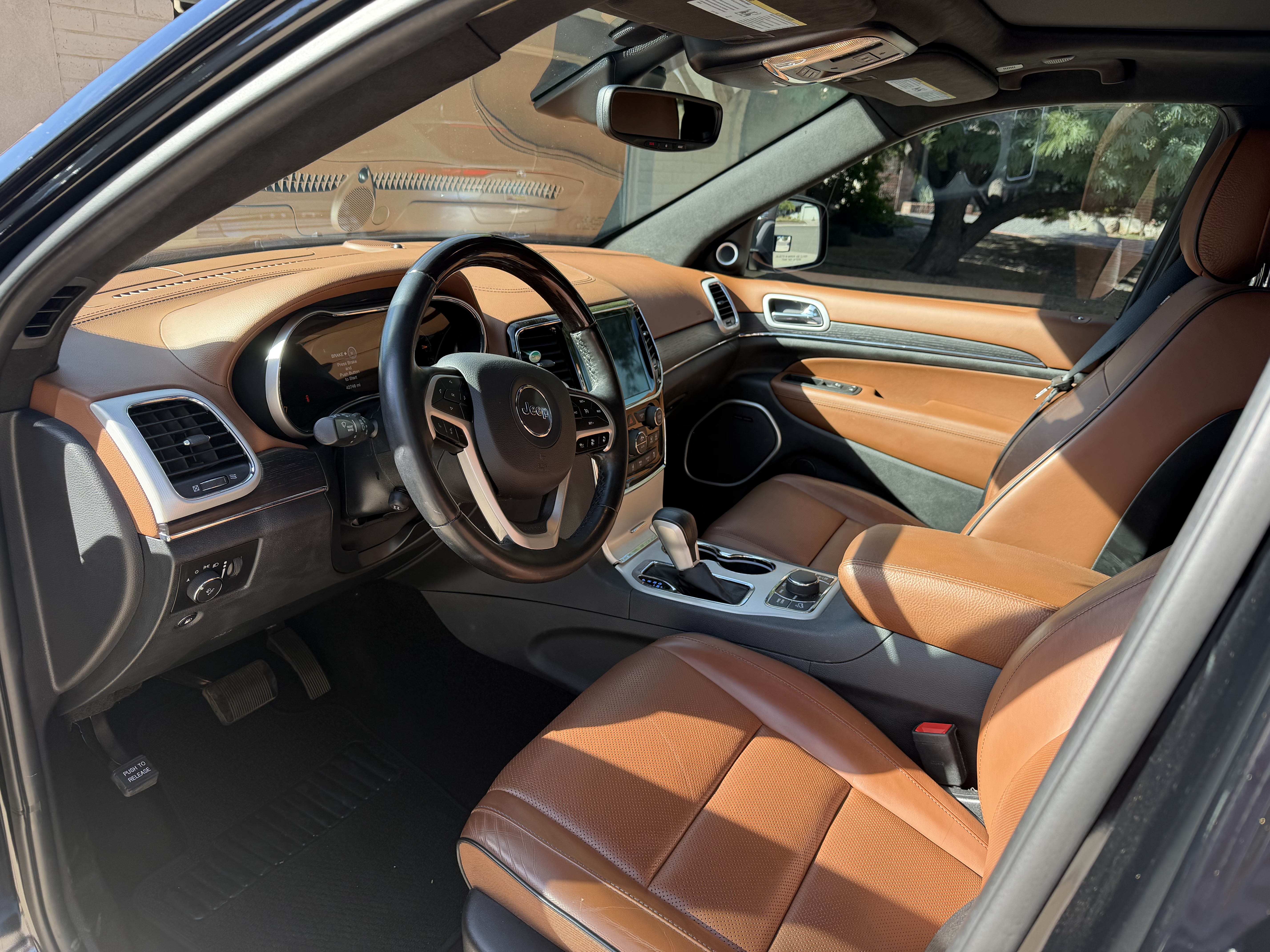 Used 2020 Jeep Grand Cherokee Summit AWD/4WD image 11