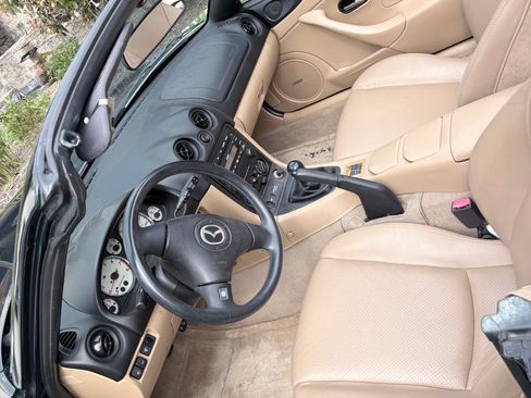 Used 2002 MAZDA MX-5 Miata LS image 15