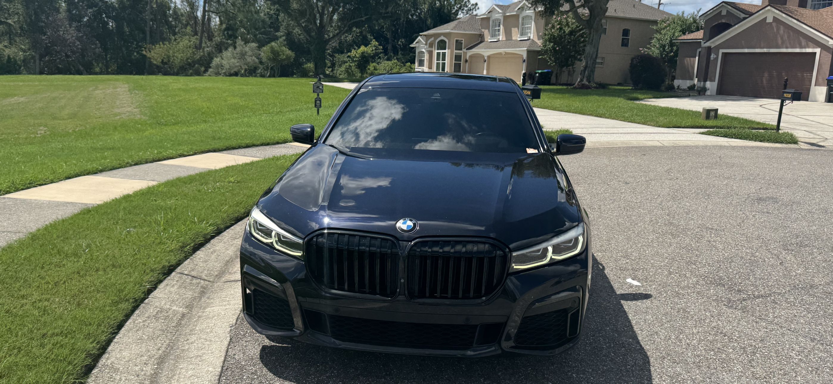 Used 2022 BMW 740i w/ M Sport Package RWD image 5