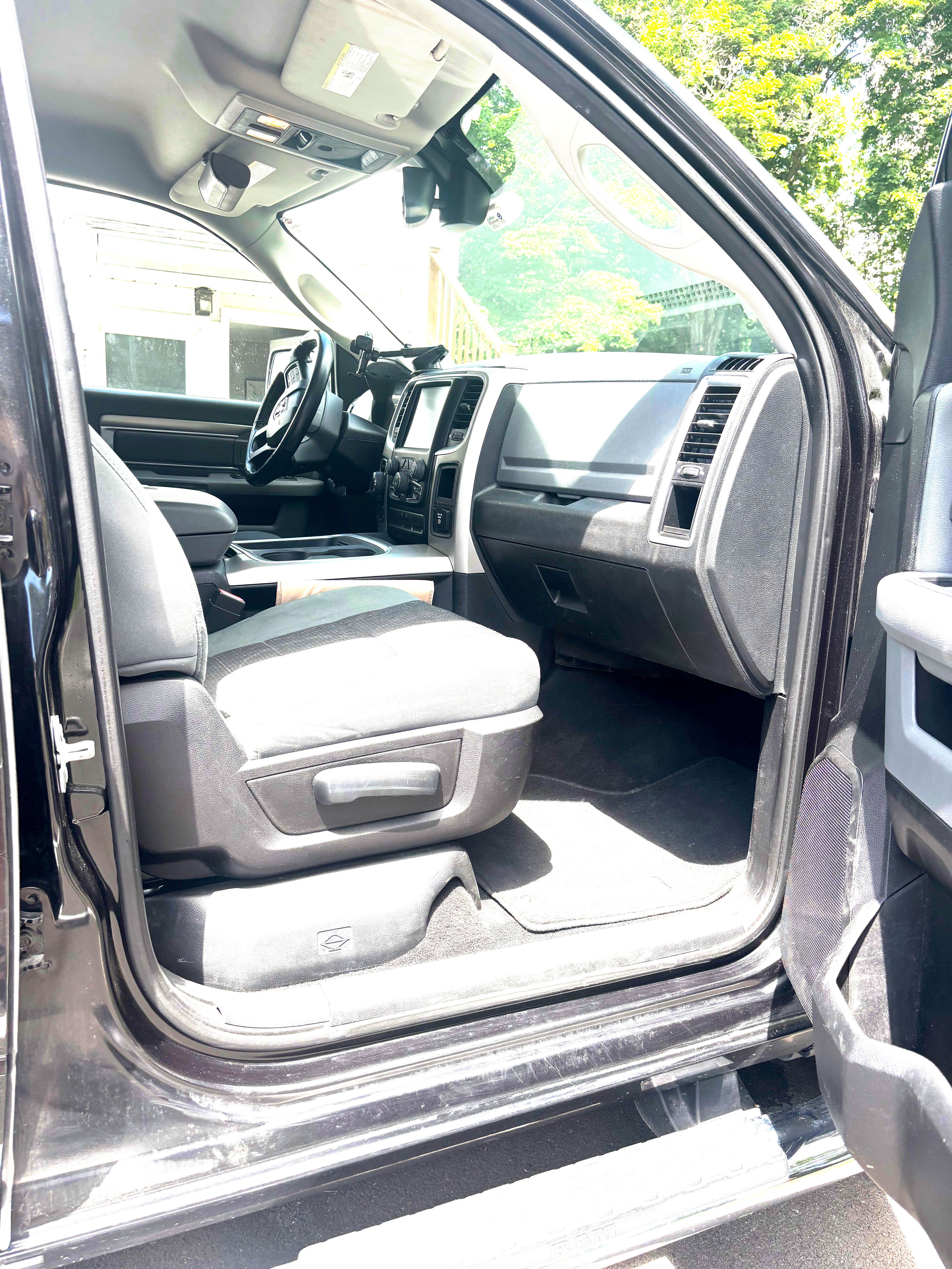 Used 2015 RAM 1500 Big Horn AWD/4WD image 14