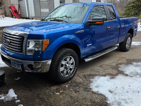 Used 2012 Ford F150 XLT w/ XLT Chrome Pkg image 2